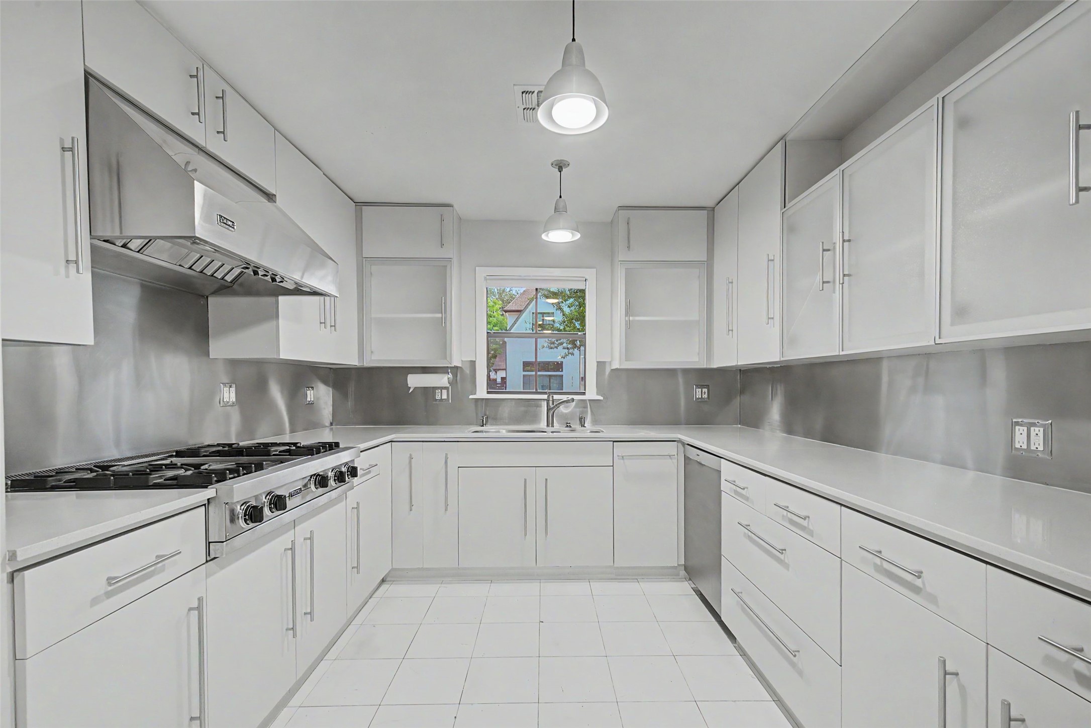 2723 Nottingham Street Houston, TX 77005 - Photo 17 of 47
