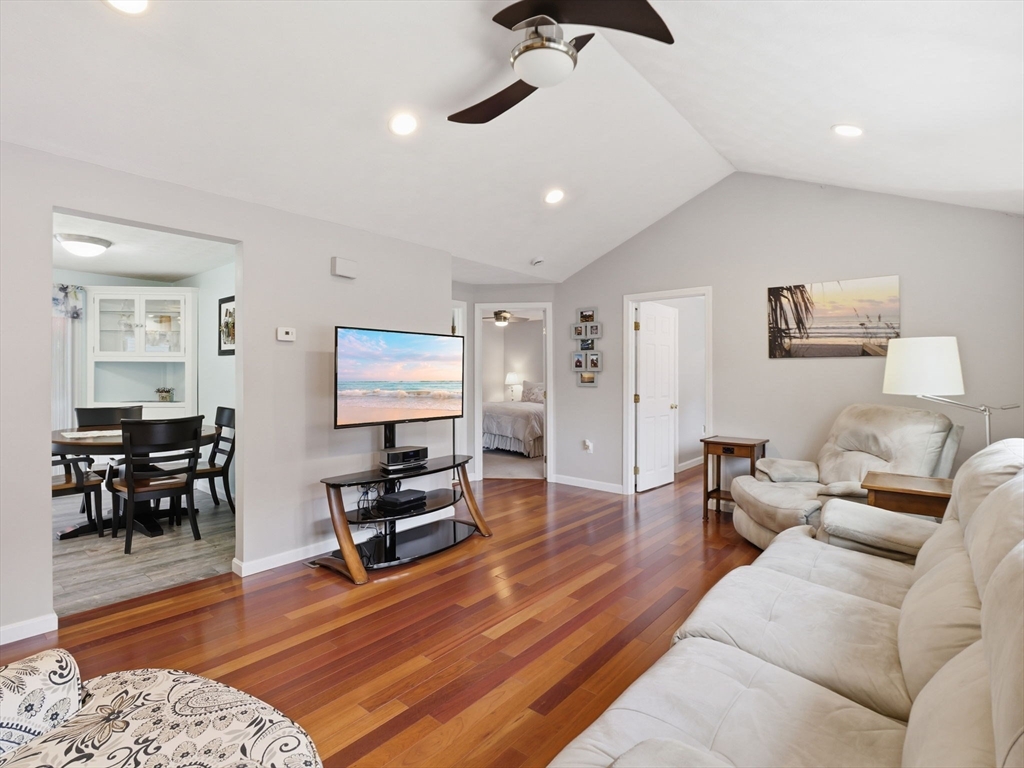 48 Oak Knoll Road Lowell, MA 01852 - Photo 5 of 41