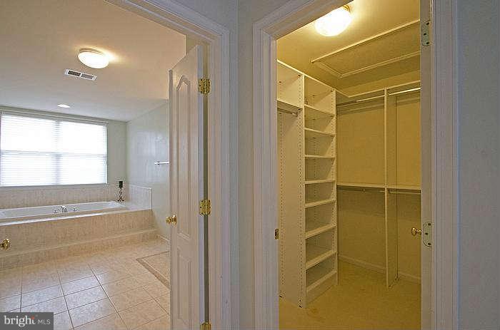 2201 Manor Spring Terrace Silver Spring, MD 20906 - Photo 18 of 29 Bath (Master)