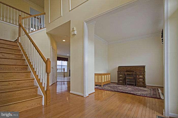 2201 Manor Spring Terrace Silver Spring, MD 20906 - Photo 3 of 29 First floor office
