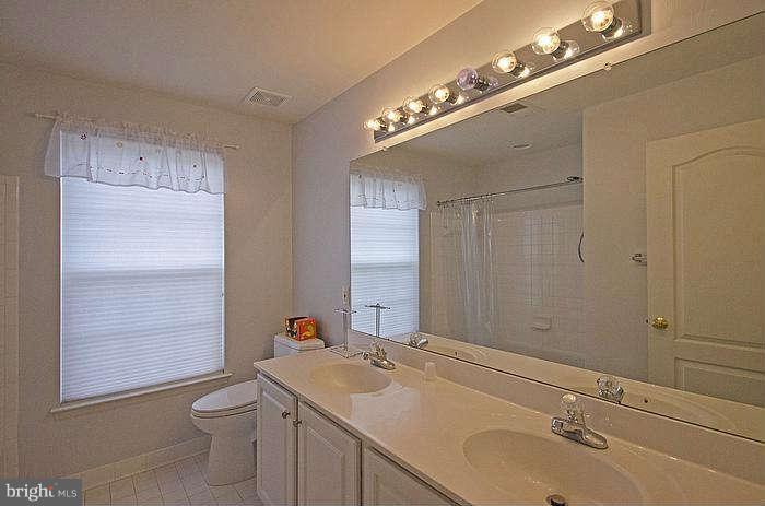 2201 Manor Spring Terrace Silver Spring, MD 20906 - Photo 23 of 29 Bath