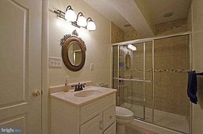 2201 Manor Spring Terrace Silver Spring, MD 20906 - Photo 27 of 29 Bath