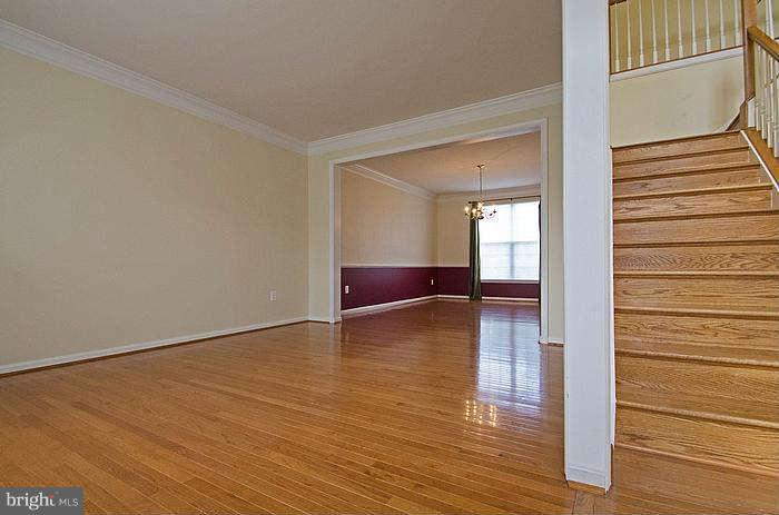 2201 Manor Spring Terrace Silver Spring, MD 20906 - Photo 6 of 29 Living Room