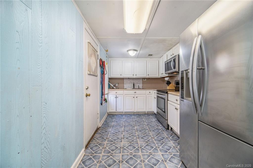 3809 Plainview Road Charlotte, NC 28208 - Photo 6 of 30