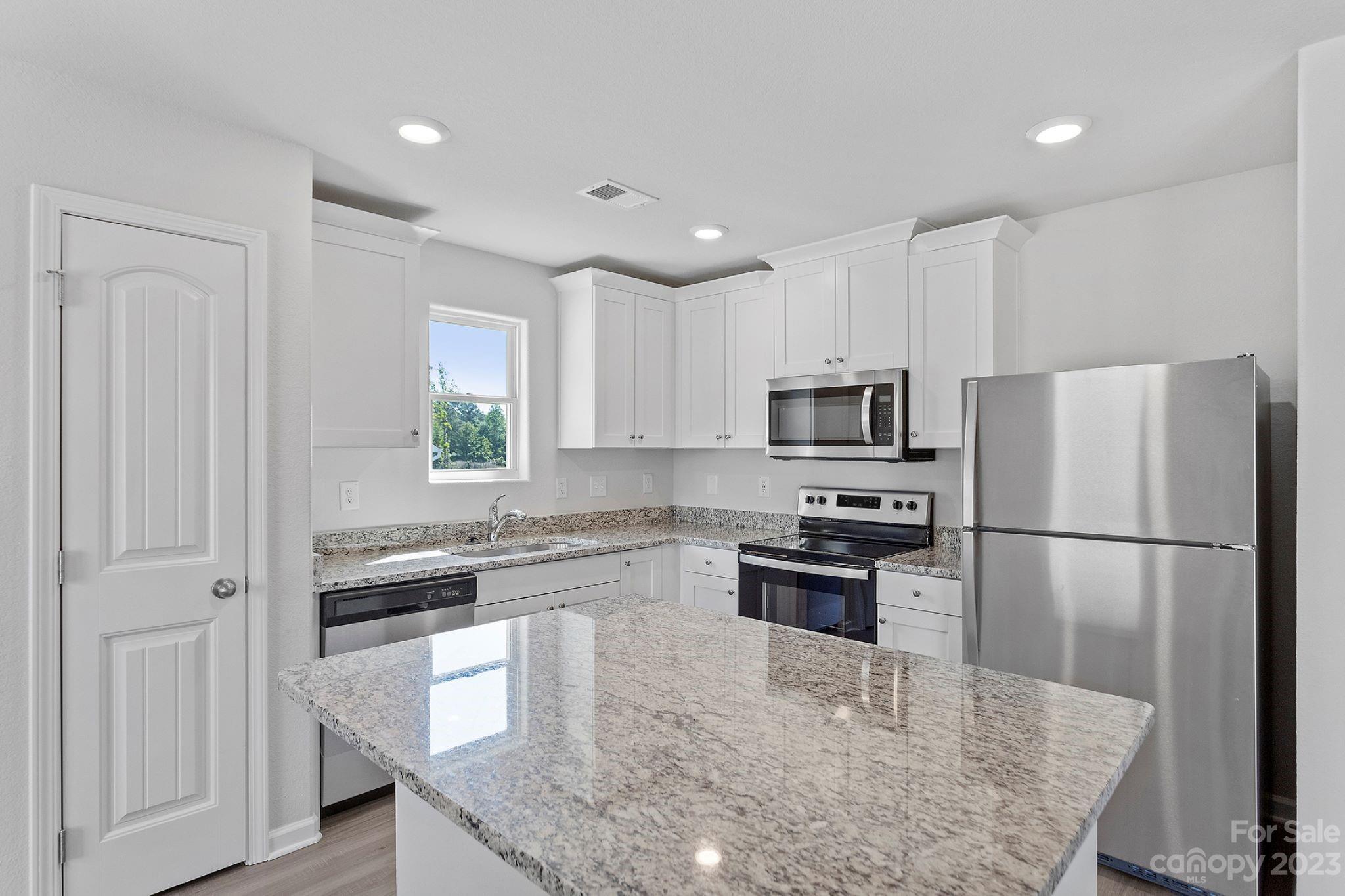 3230 Maple Rdg Drive Gastonia, NC 28052 - Photo 4 of 10 Gallery Image 4