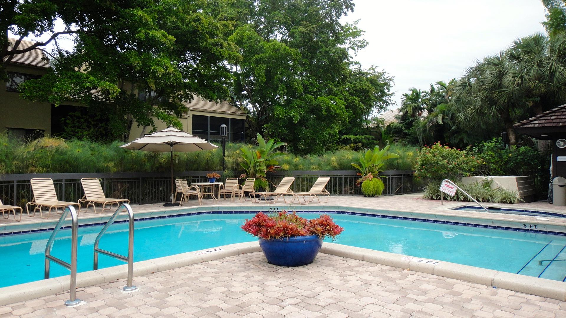 725 St Albans Drive Boca Raton, FL 33486 - Photo 9 of 32 Community Pool, Spa & Sauna
