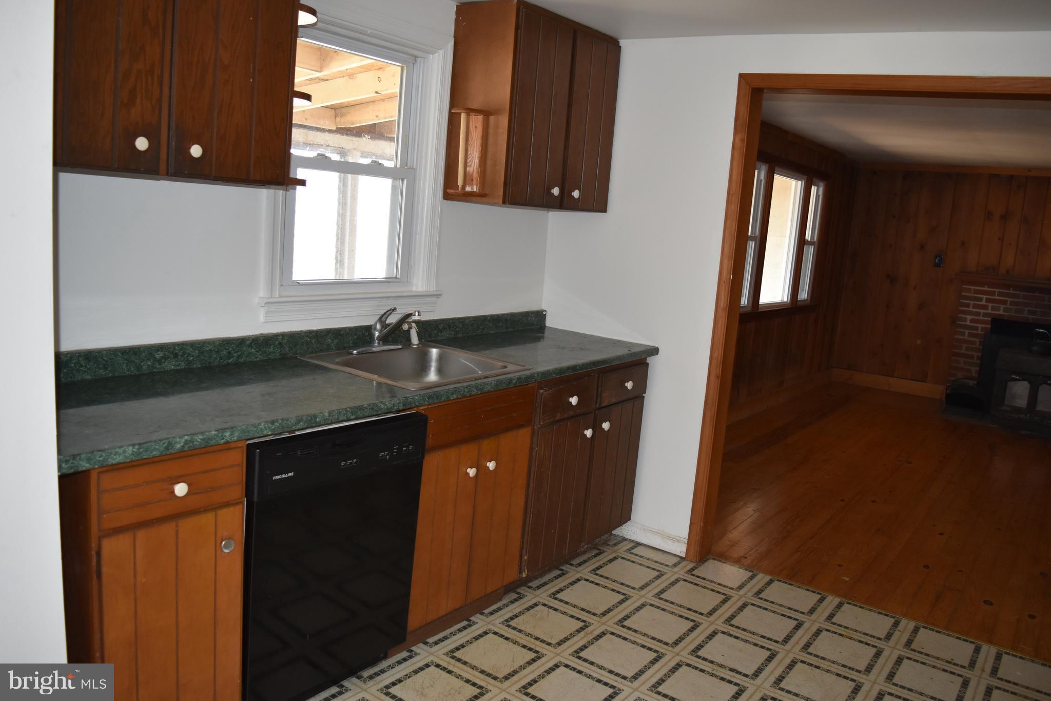 284 Luchase Road Linden, VA 22642 - Photo 18 of 26 Kitchen