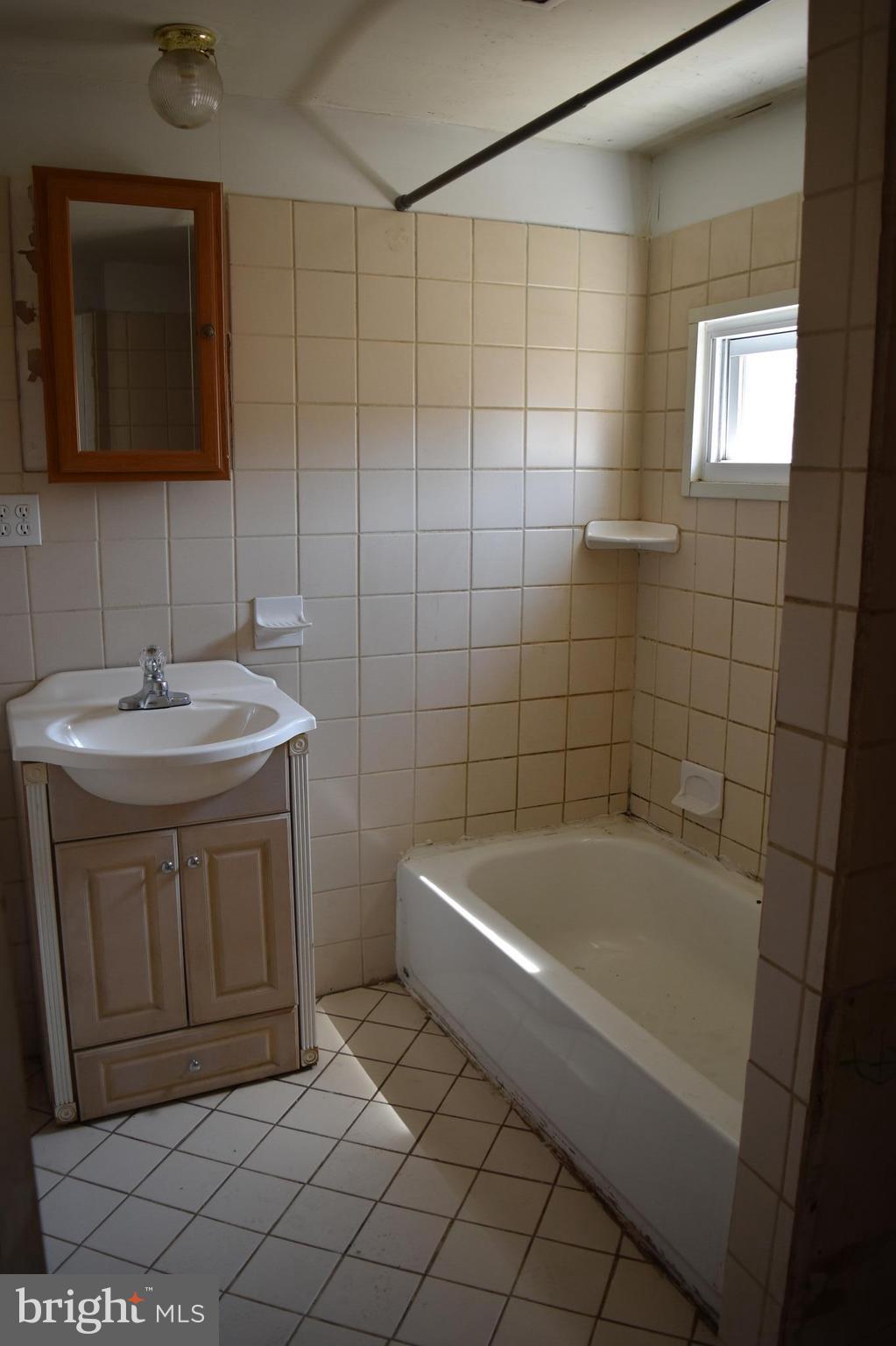 284 Luchase Road Linden, VA 22642 - Photo 20 of 26 Bath