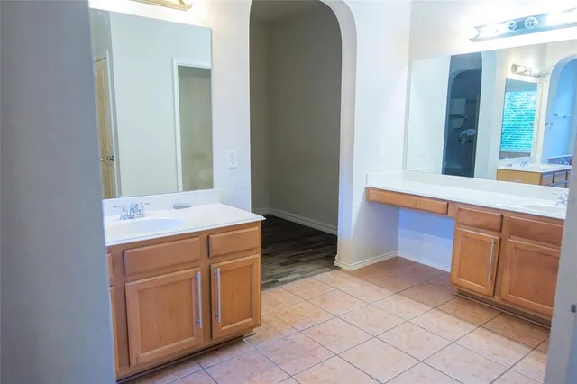 $475,000 | 662 Oak Creek Drive, Cedar Hill, TX 75104