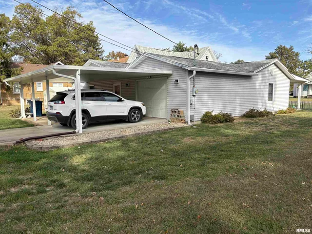 $95,000 | 714 Cedar Street, Centralia, IL 62801