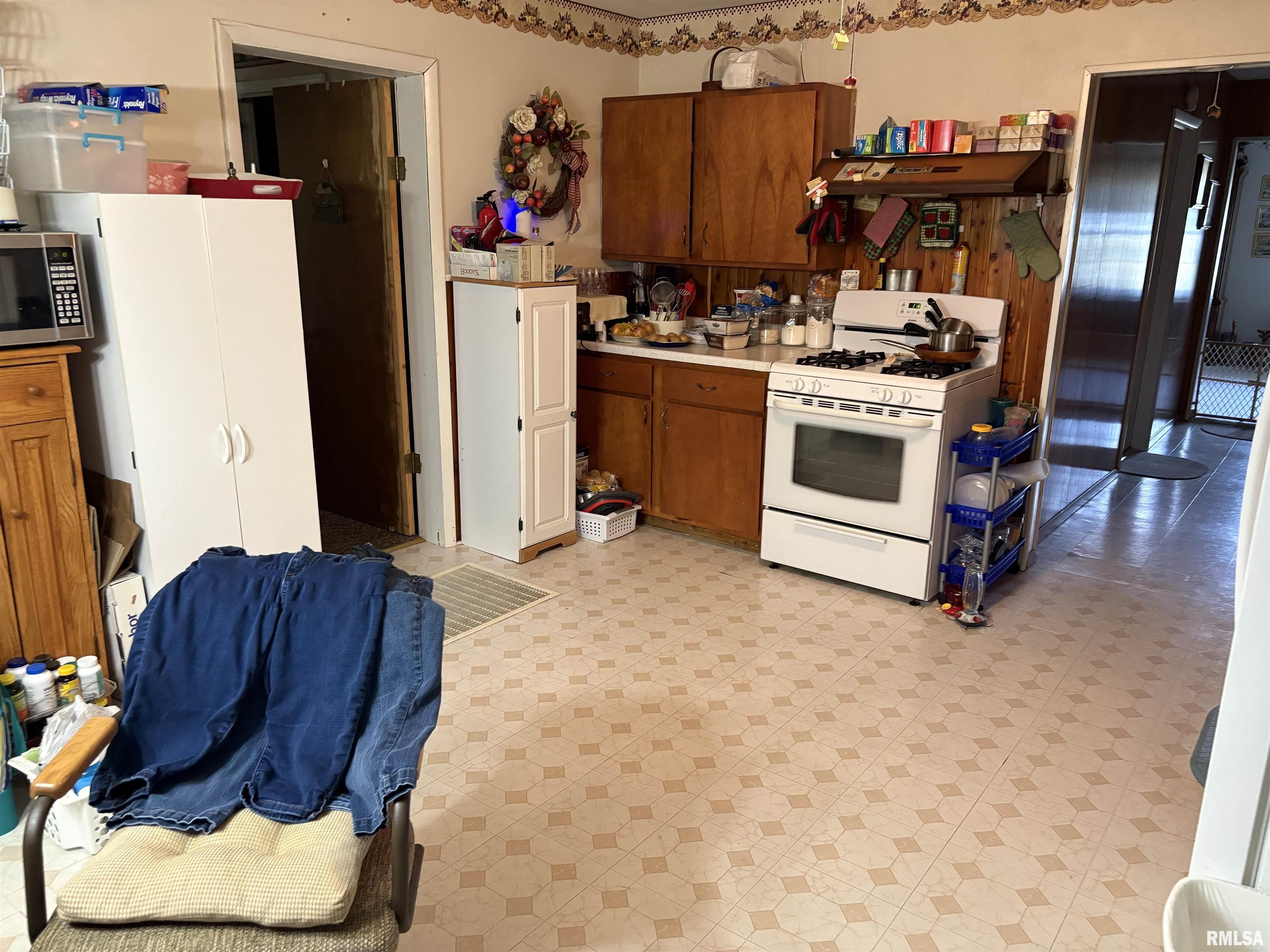 714 Cedar Street Centralia, IL 62801 - Photo 8 of 24