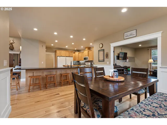 $1,075,000 | 42526 Salmon Cr Road, Baker City, OR 97814