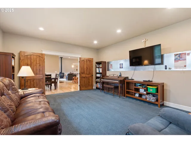 $1,075,000 | 42526 Salmon Cr Road, Baker City, OR 97814