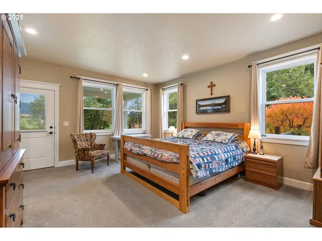 $1,075,000 | 42526 Salmon Cr Road, Baker City, OR 97814