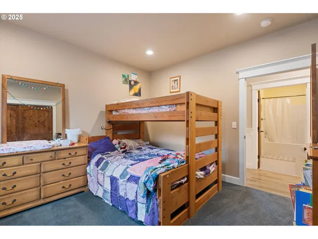 $1,075,000 | 42526 Salmon Cr Road, Baker City, OR 97814