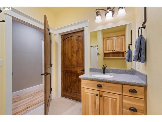 $1,075,000 | 42526 Salmon Cr Road, Baker City, OR 97814