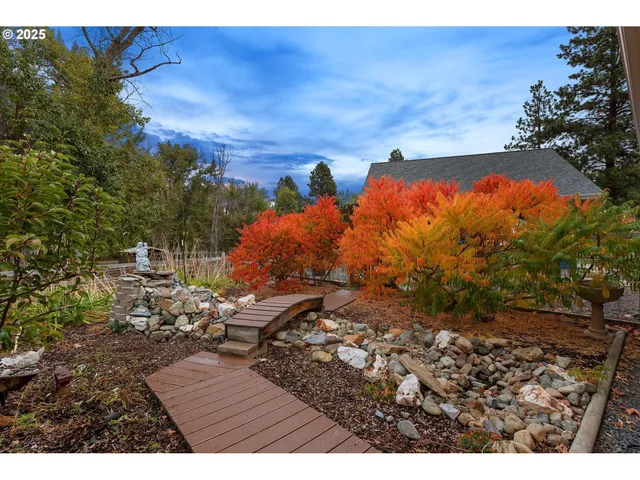 $1,075,000 | 42526 Salmon Cr Road, Baker City, OR 97814