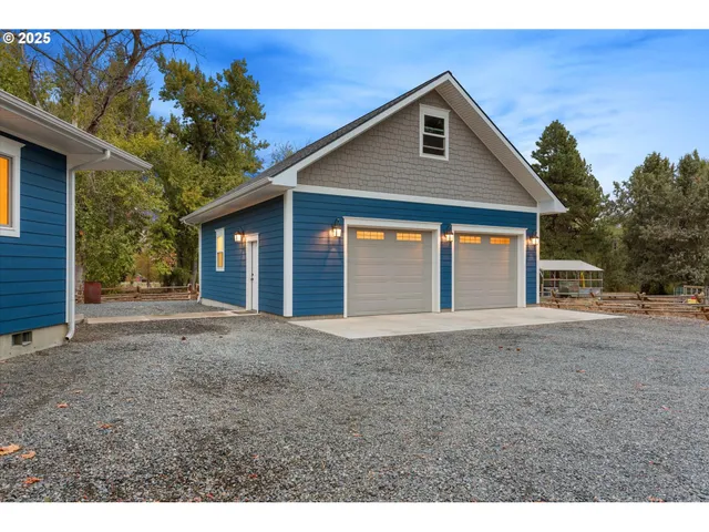 $1,075,000 | 42526 Salmon Cr Road, Baker City, OR 97814