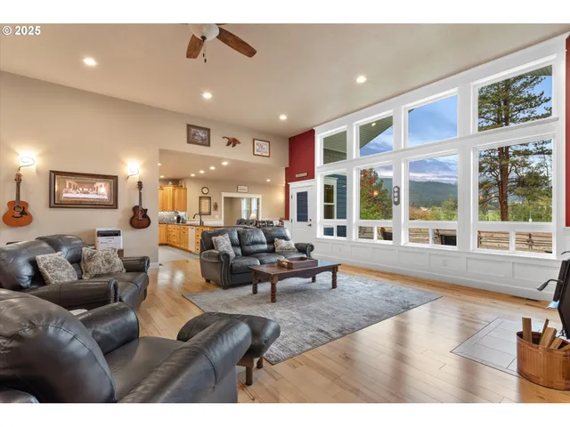 $1,075,000 | 42526 Salmon Cr Road, Baker City, OR 97814