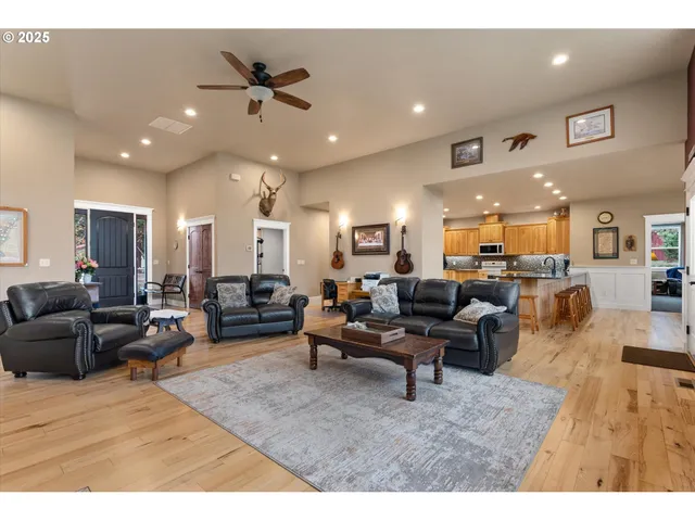 $1,075,000 | 42526 Salmon Cr Road, Baker City, OR 97814