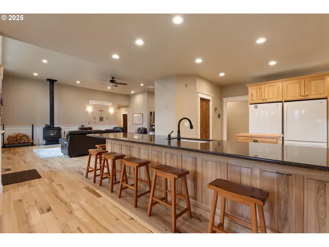 $1,075,000 | 42526 Salmon Cr Road, Baker City, OR 97814