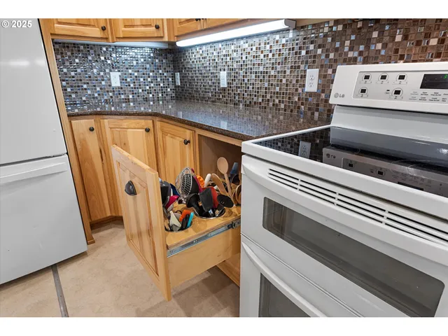 $1,075,000 | 42526 Salmon Cr Road, Baker City, OR 97814