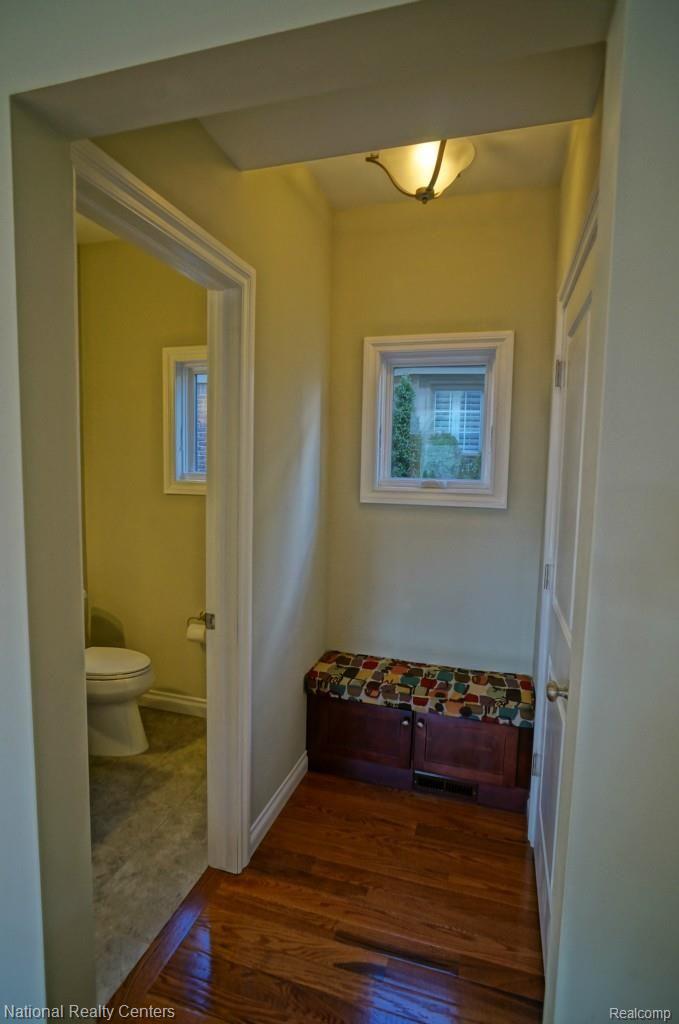 305 South Castell Avenue Rochester, MI 48307 - Photo 9 of 19 Nook.jpg