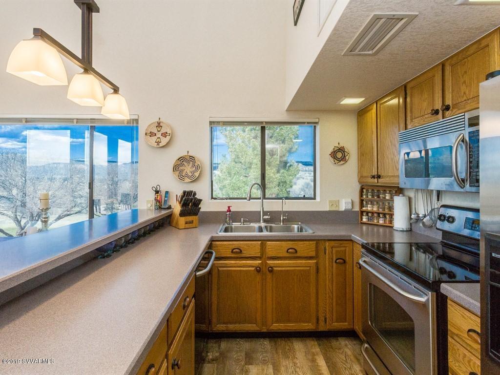 1295 Ravenroost Road Cornville, AZ 86325 - Photo 11 of 39 017_Ktichen