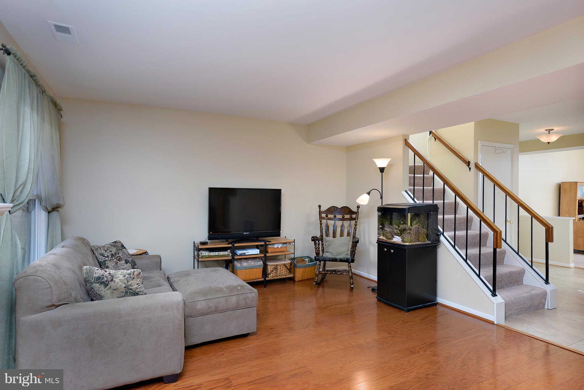 6311 Red Haven Road Columbia, MD 21045 - Photo 15 of 29 Living Room