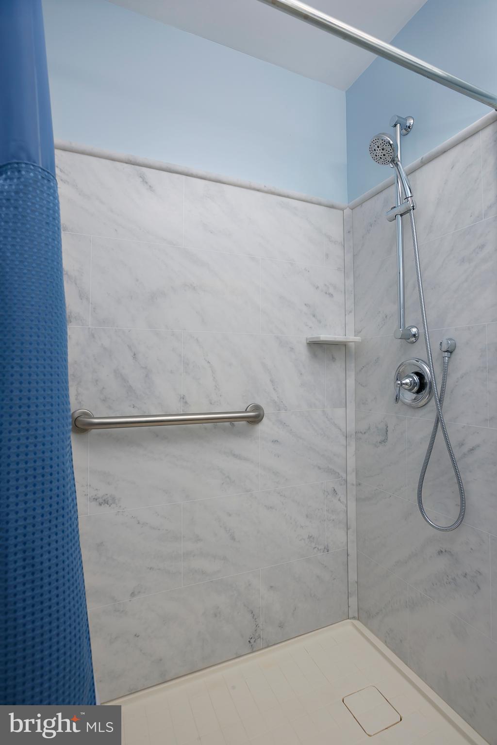 6311 Red Haven Road Columbia, MD 21045 - Photo 24 of 29 Upper Level Hall Bath
