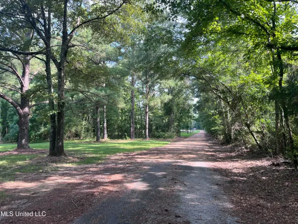 $1,590,000 | 297 Barnes Road, Florence, MS 39073