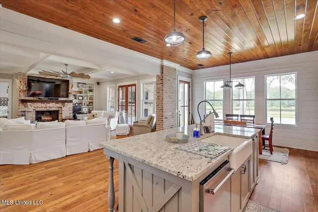 $1,590,000 | 297 Barnes Road, Florence, MS 39073