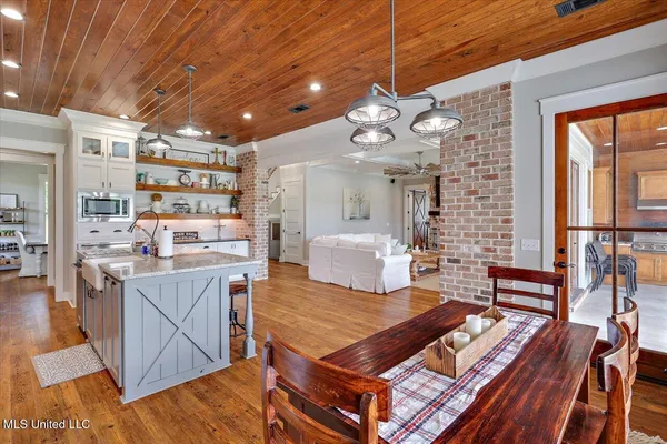 $1,590,000 | 297 Barnes Road, Florence, MS 39073