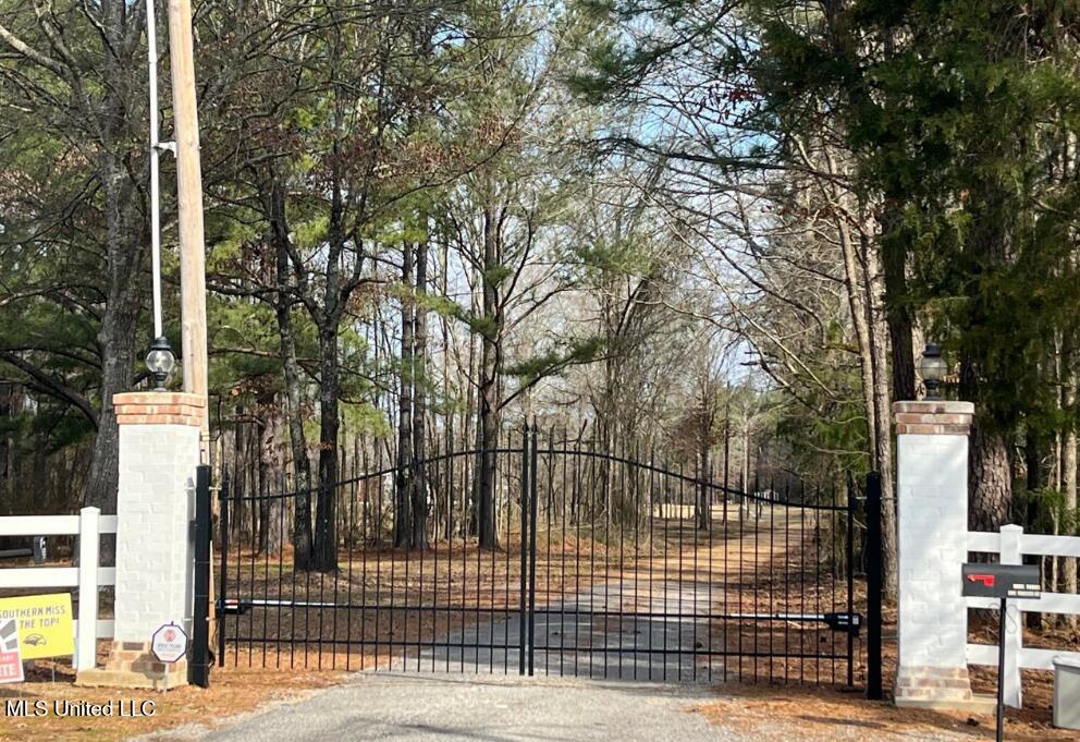 297 Barnes Road Florence, MS 39073 - Photo 8 of 170 Screenshot 2025-08-05 190958