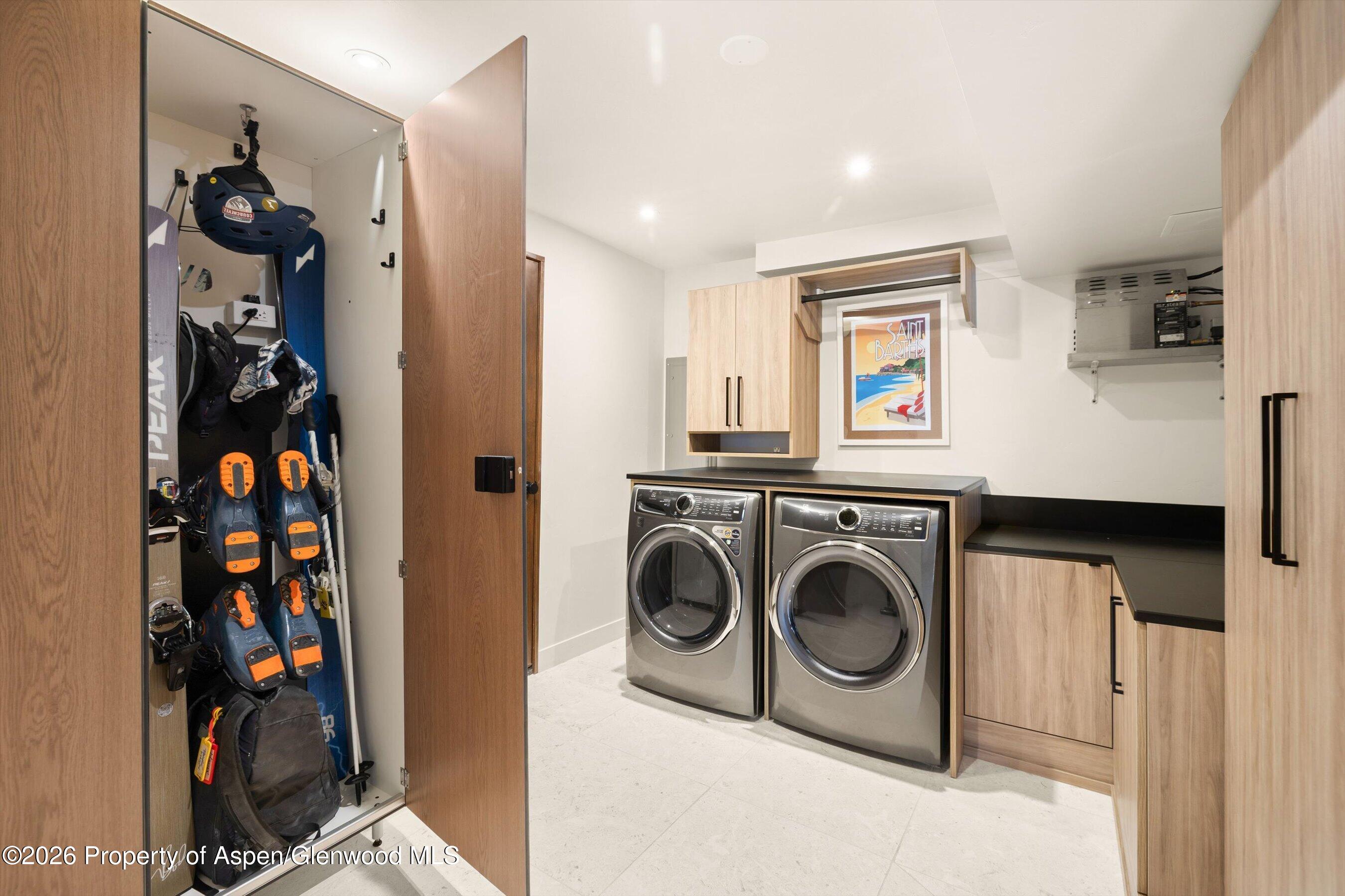 120 Turtle Cove Aspen, CO 81611 - Photo 19 of 25 a utility room with dryer and washer