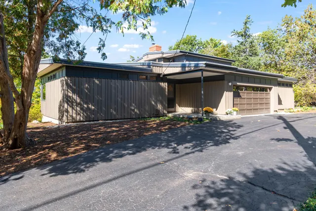 $910,000 | 4494 St George Road, Williston, VT 05495