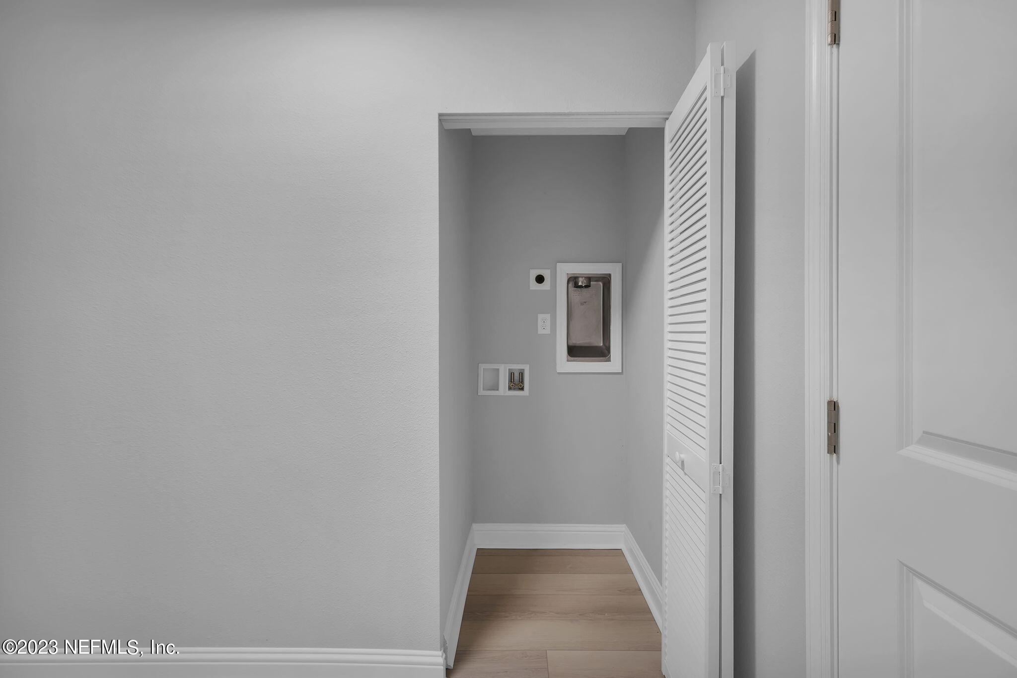 13216 Yellow Bluff Road Jacksonville, FL 32226 - Photo 18 of 28 a view of a hallway with a closet