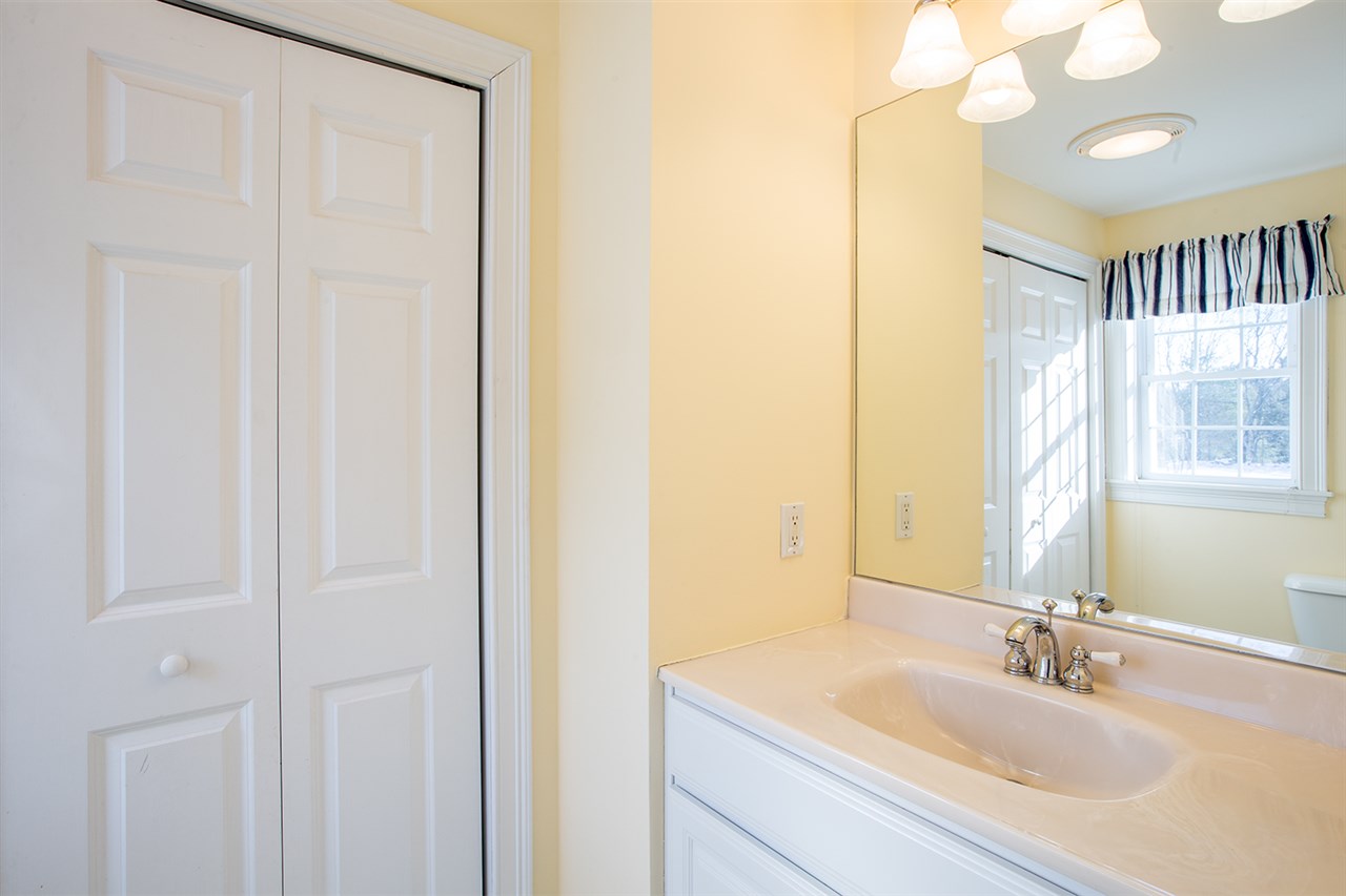 290 Grove Road Rye, NH 03870 - Photo 13 of 34