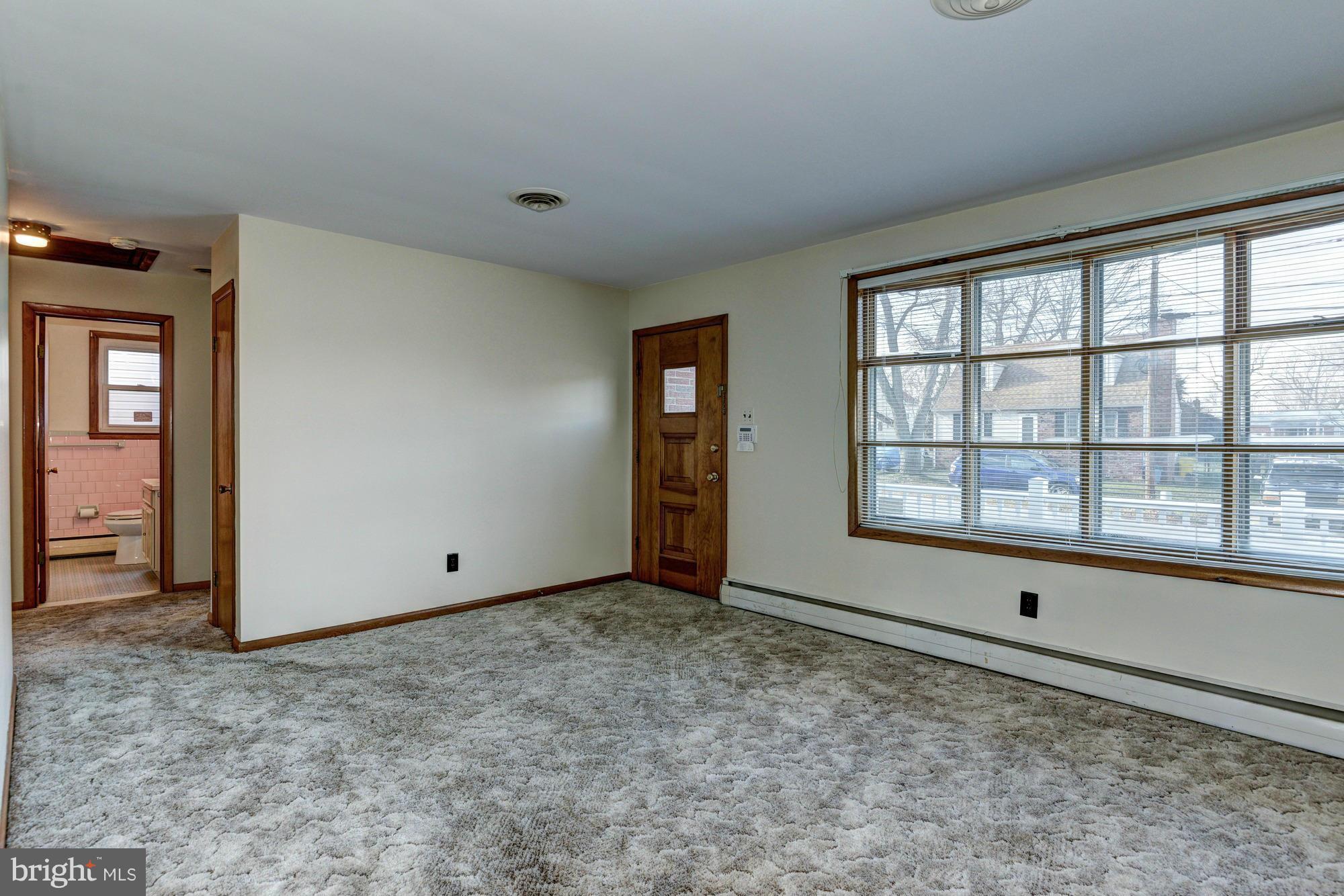 229 Meadow Road Pasadena, MD 21122 - Photo 3 of 19 Living Room