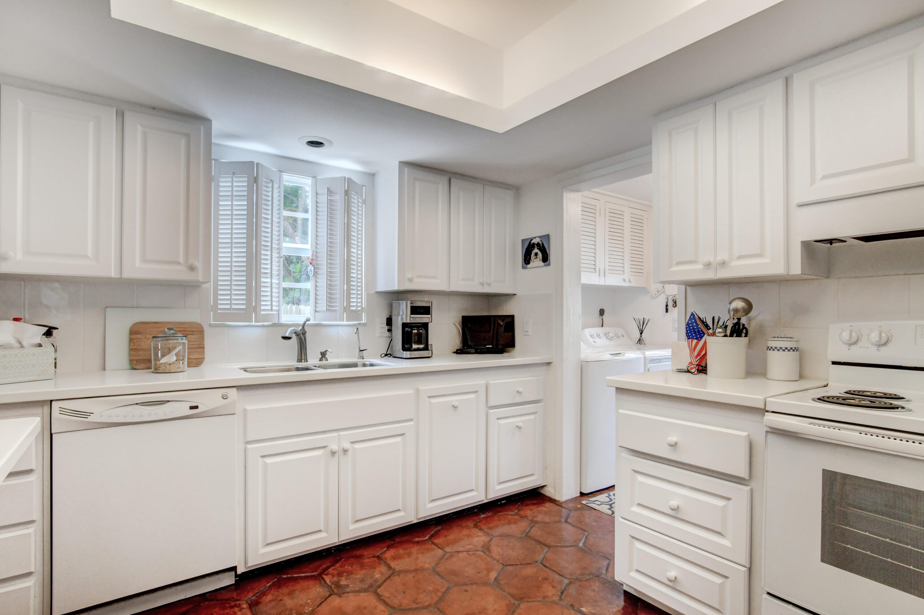 801 North Ocean Boulevard Delray Beach, FL 33483 - Photo 18 of 37 35_dsc_6369_70_71_72_73