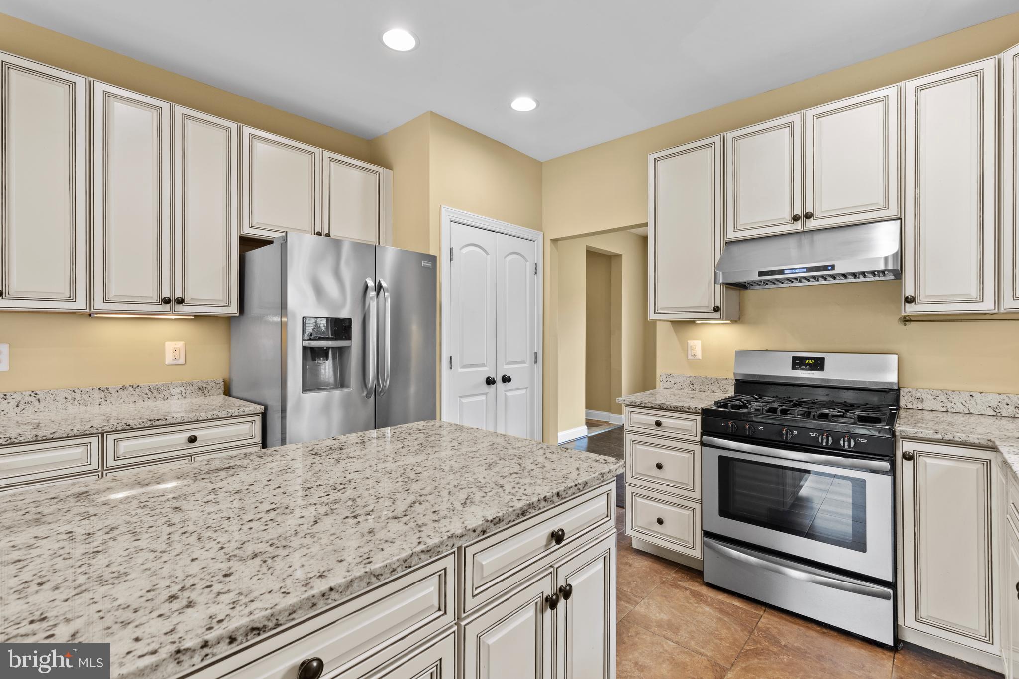 4324 Ridge Avenue Halethorpe, MD 21227 - Photo 9 of 31