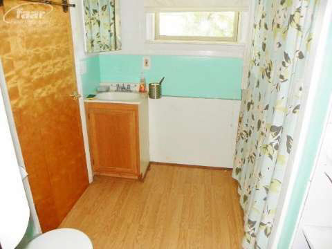 1447 West Ray Road Fenton, MI 48430 - Photo 12 of 17 20363845-11.JPG