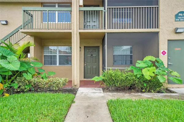$2,100 | 755 Northwest 104th Avenue, Unit 104, Pembroke Pines, FL 33026