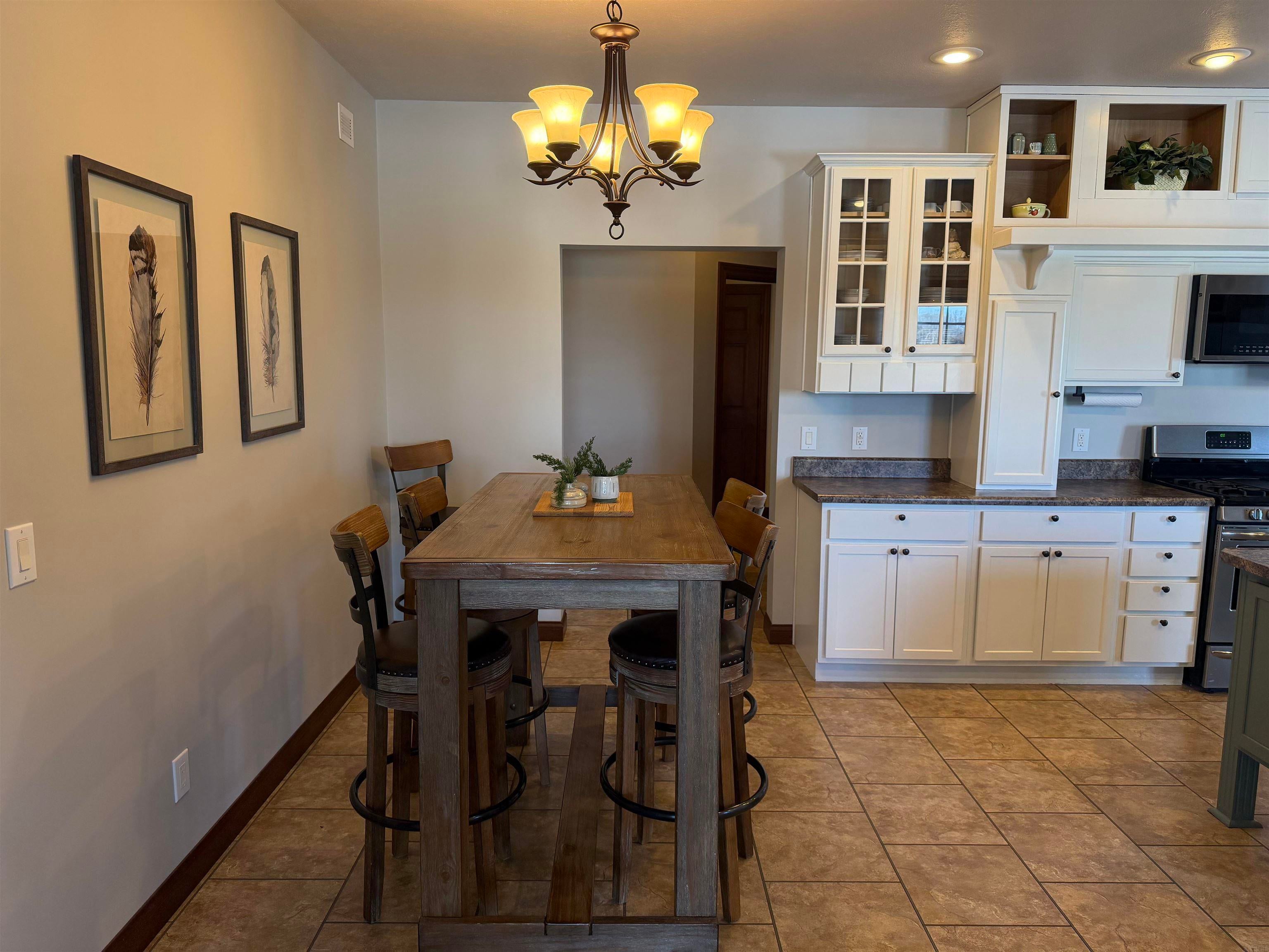 2389 Red Oak Road Decorah, IA 52101 - Photo 10 of 39 Gallery Image 10