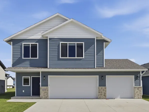 $475,000 | 6016 79th Avenue South, Horace, ND 58047