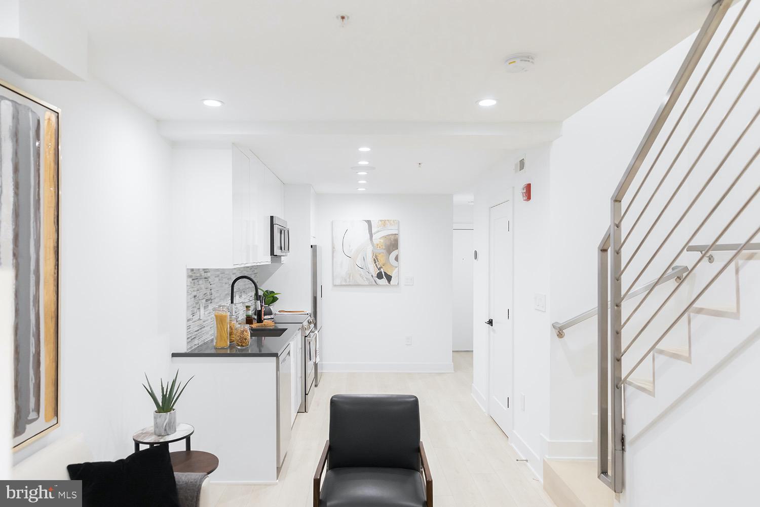4 R Street Northwest, Unit 5 Washington, DC 20001 - Photo 4 of 26