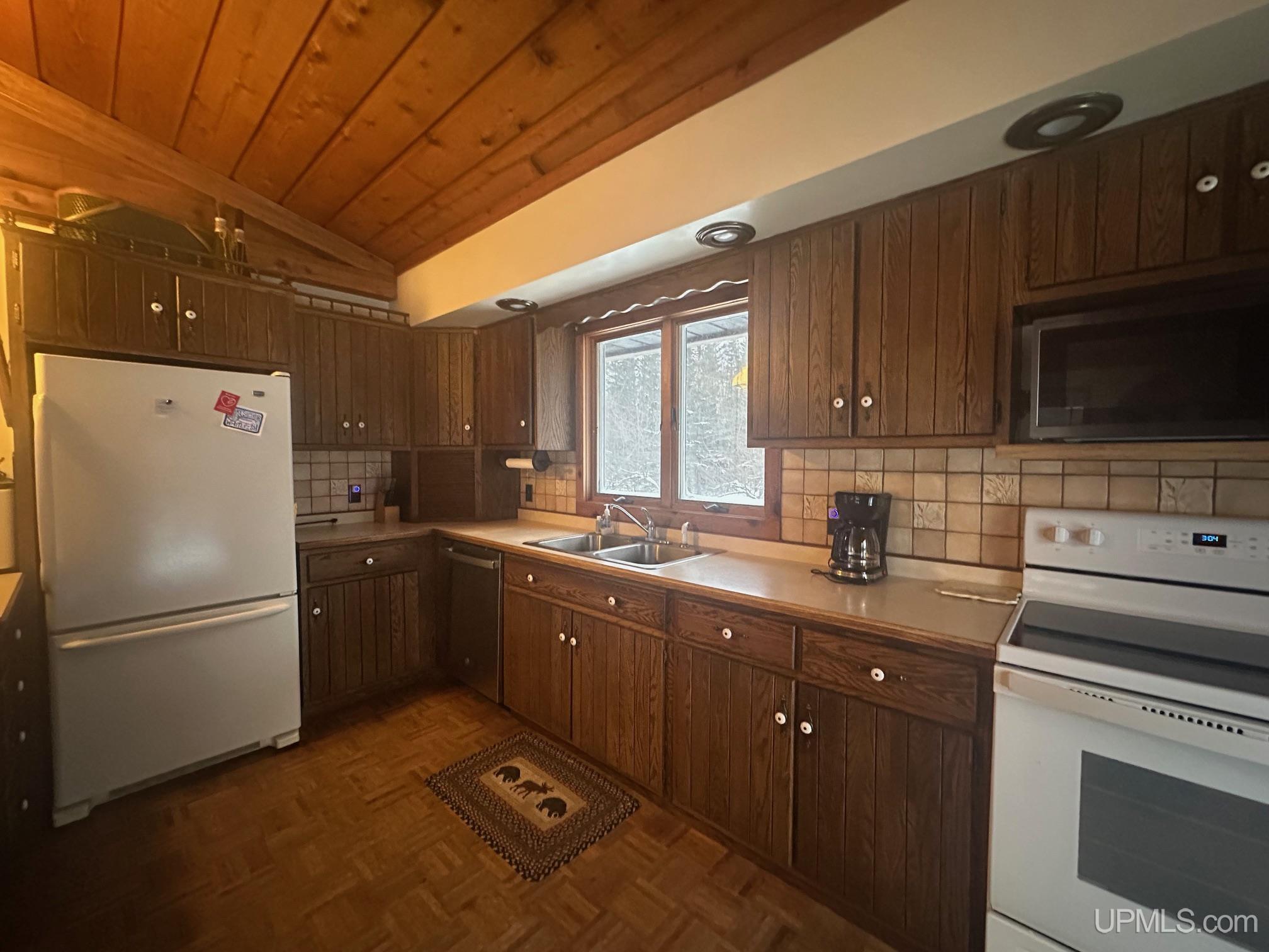 1468 Karvonen Road Deerton, MI 49822 - Photo 28 of 66 Gallery Image 28