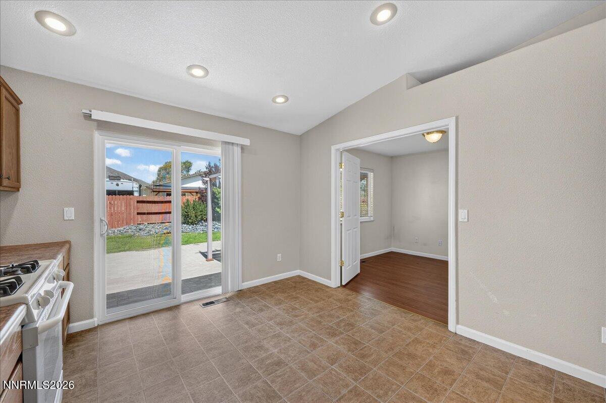 18329 Dustin Court Reno, NV 89508 - Photo 10 of 29 Kitchen