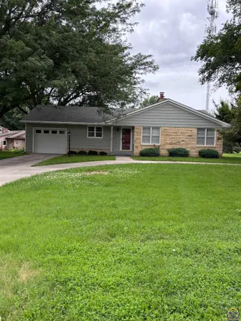 $209,000 | 1730 West 15th Avenue, Emporia, KS 66801