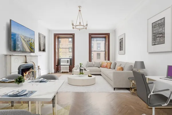$740,000 | 142 East 37th Street, Unit 4 | Murray Hill